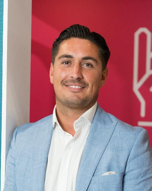 Jamal Madhloom, Corporate Traveller