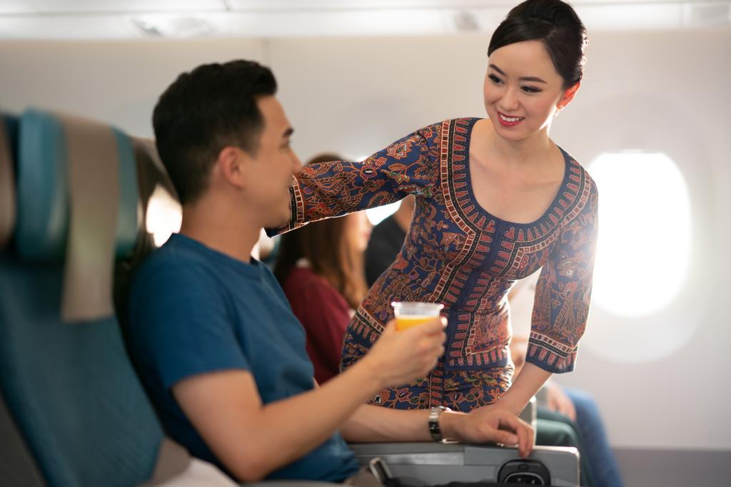Singapore Airlines - Snack and Drink Solo with Crew
